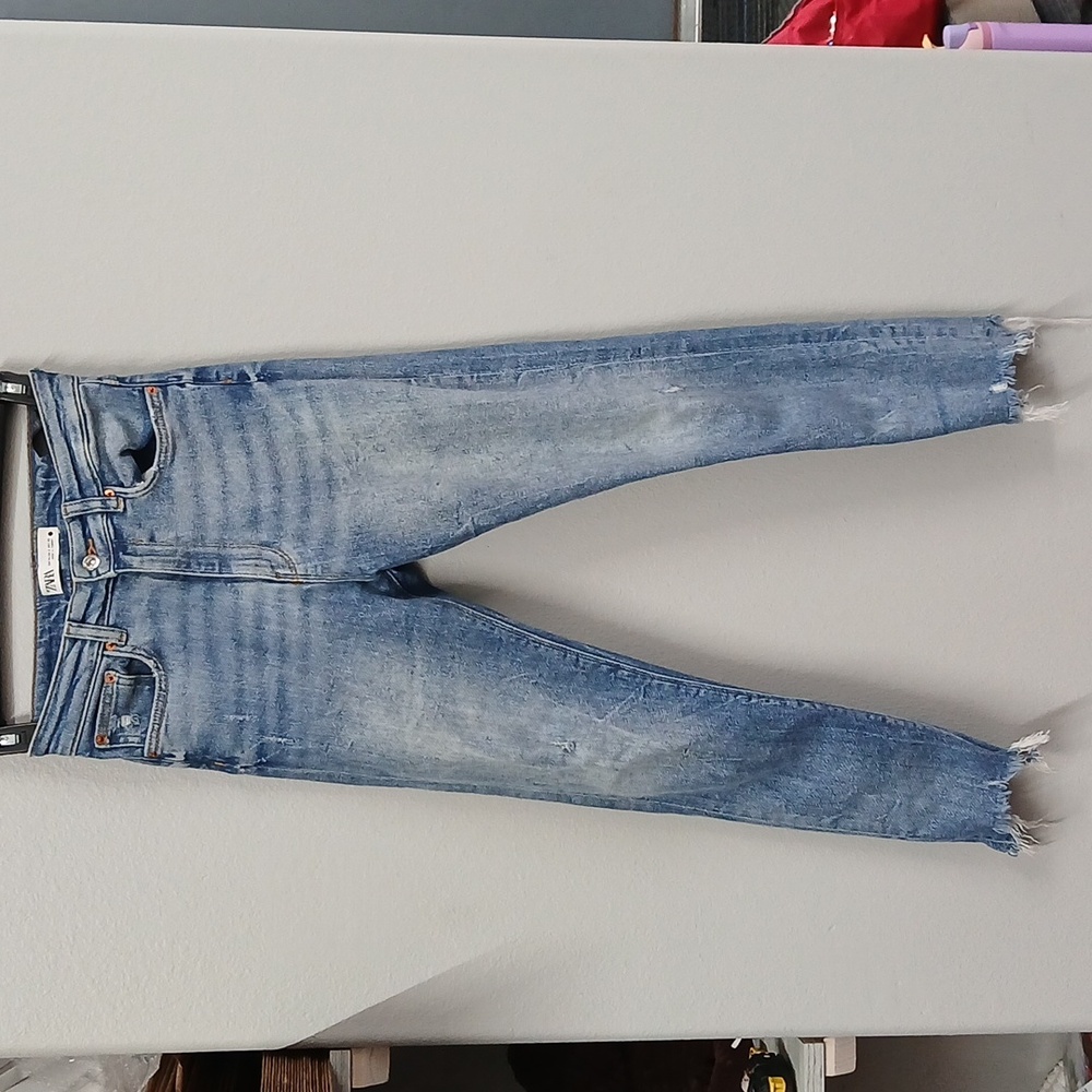 Zara Denim distressed skinny ankle jeans size 8